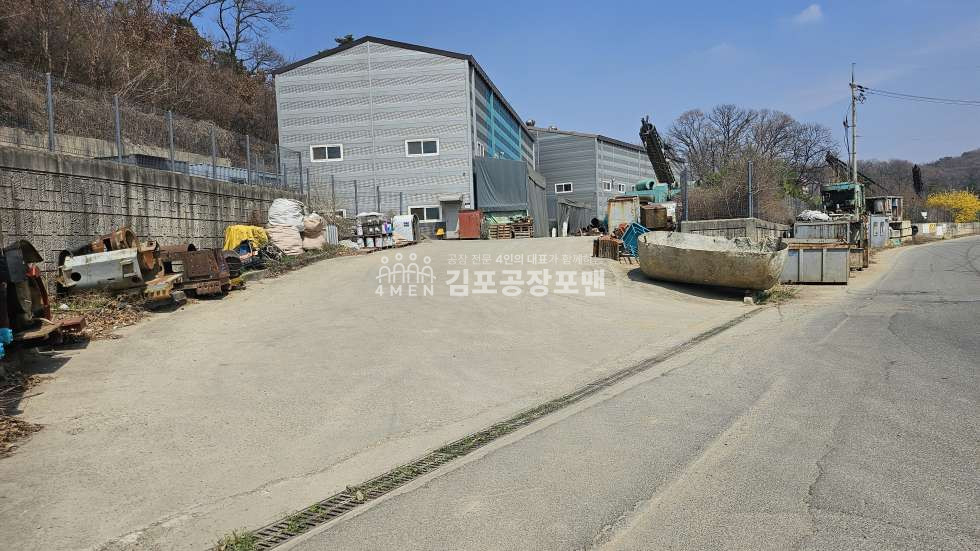 경기 김포시 월곶면 가,나,다,라동 민원 소지 없는 대형 공장창고매매 사무실 기숙사 완비 츄레라 출입 호이스트 유 매매 매물번호 10246 사진 1